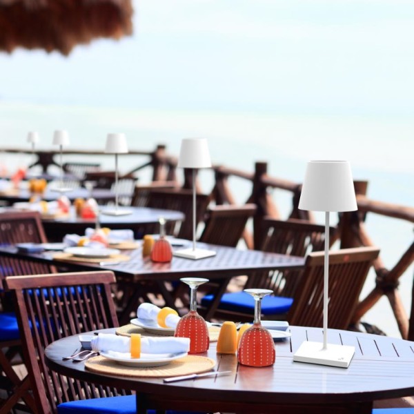 Επιτραπέζιο φωτιστικό Poldina White